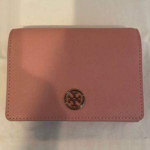 NWT Tory Burch Rose Sachet Medium Tri-fold wallet with golden T monogram